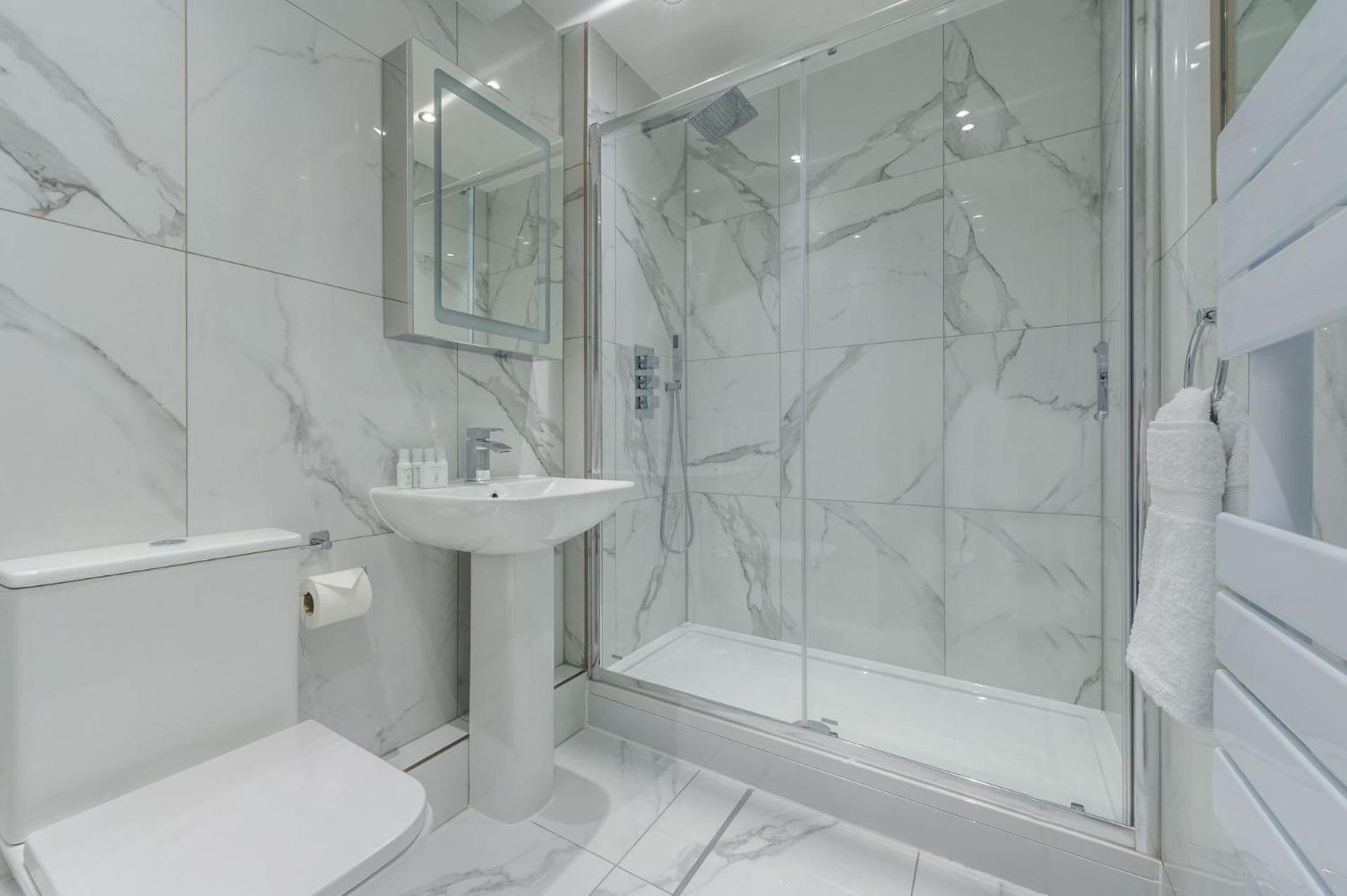Regency Residences - Fitzrovia - By Frankie Says Ferienhaus *